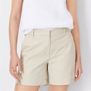 ANN TAYLOR CITY SHORTS 4”